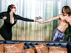 Grosser arsch, Grosser schwanz, Grosse titten, Blasen, Braunhaarige, Hundestellung, Milf