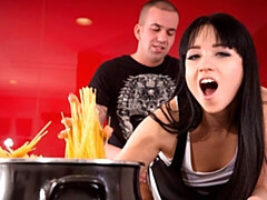 In den arsch, Grosser arsch, Grosser schwanz, Blasen, Braunhaarige, Natürlichen titten, Jungendliche (18+), Titten