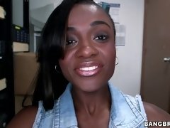 Amateur, Gros cul, Gros seins, Sucer une bite, Brunette brune, Hard, Adolescente, Nénés