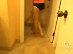 ビキニ, 中出し, 足コキ, 彼女, パンティ, ハメ撮り, 剃毛, 喫煙