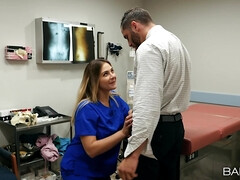 Amerikaans, Lieveling, Grote mammen, Pijpbeurt, Likken, Buiten, Kut duiken, Uniformpje