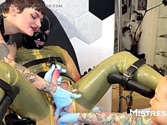 Bondage domination sadisme masochisme, Femme dominatrice, Hd, Latex, Maîtresse, Caoutchouc, Cheveux courts, Plan cul à trois