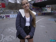 Mamada, Morena, Garganta profunda, Europeo, Corridas faciales, Público, Tatuaje, Trio