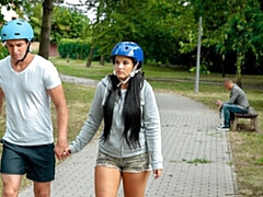 18 jaar, Bruinharig, Rondborstig, Man die toekijkt, Tsjechisch, Handbeurt, Hd, Realiteit