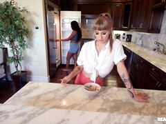 Grosser schwanz, Blondine, Blasen, Vollbusig, Hardcore, Hd, Interrassisch, Pornostars