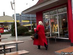 Grosse titten, Blasen, Oma, Hausfrau, Riesig, Reif, Realität, Ehefrau