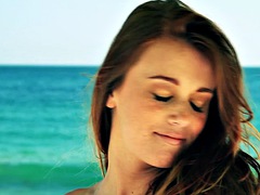 Nana, Plage, Beauté, Gros seins, Brunette brune, Public, Rousse roux, Nénés