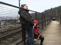 Blasen, Braunhaarige, Hardcore, Im freien, Strümpfe