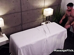 Sucer une bite, Branlette thaïlandaise, Hard, Massage, Réalité, Espionne