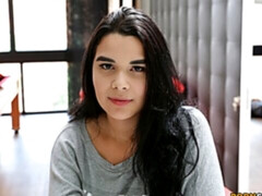 お尻, デカパイ, フェラチオ, 茶髪の, 手コキする, なめる, タトゥー, ティーン