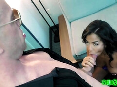Beauté, Gros seins, Brunette brune, Gorge profonde, Mère que j'aimerais baiser, Chatte, Maigrichonne, Nénés