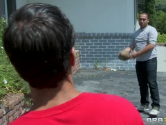 Grote mammen, Blond, Pijpbeurt, Hondjeshouding, Sperma in gezicht, Gezichtspunt, Kort haar, Tatoeage