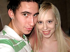 Salle de bains, Grosse bite, Blonde, Sucer une bite, En levrette, Seins naturels, Adolescente, Nénés