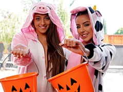 Grosser schwanz, Blondine, Sperma im mund, Spermaladung, Handjob, Lecken, Jungendliche (18+), Flotter dreier