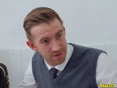 Enthousiasteling, Pijpbeurt, Lul, Sperma in gezicht, Vingeren, Gezichtspunt, Kort haar, Tieten likken