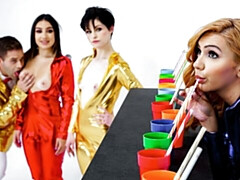 18 años, Culo grande, Verga grande, Estilo perrito, Ffm, Tetas naturales, Adolescente, Tetas