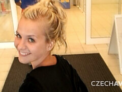 Leie, Bad, Blondine, Blasen, Handjob, Küssen, Rasiert, Jungendliche (18+)