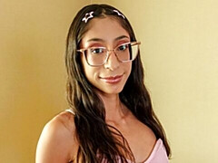 Brunette brune, Doigter, Masturbation, Chatte, Maigrichonne, Solo, Dénudage, Adolescente