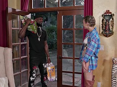 Deliveryman makes busy babe purr in pussy - Adira Allure - DogfartNetwork