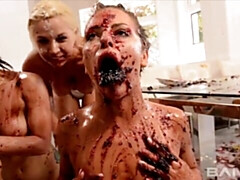 Большие сиськи, Фут фетиш, Поцелуи, Лизание, Киски, Бритые, Молоденькие, Сиськи