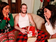 お尻, デカ尻, デカパイ, フェラチオ, 茶髪の, 手コキする, 淫乱熟女, 三人