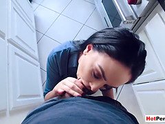 My busty MILF stepmommy cant cook but she loves sucking