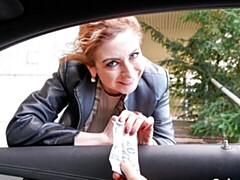 Arsch, Blasen, Braunhaarige, Auto, Hundestellung, Pov, Öffentlich, Rock