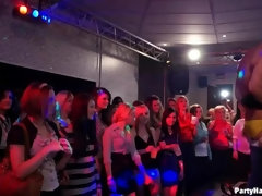 18 jahre, Blasen, Tanzen, Frau, Leder, Orgie, Höschen, Ablutschen