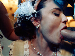 Britannique, Européenne, 2 femmes 1 homme, Embrassement, Masturbation, Piercing, Fessée, Plan cul à trois