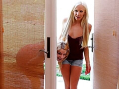 Жопа, Язык в попке, Блондинки, Минет, Две девушки, Ласковые ручки, Молоденькие, Втроем