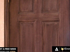 18 jaar, Grote kont, Grote mammen, Vingeren, Lesbisch, Likken, Natuurlijke tieten, Tiener