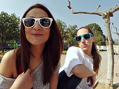 Chica, Tetas grandes, Mamada, Al aire libre, Público, Pelirrojo