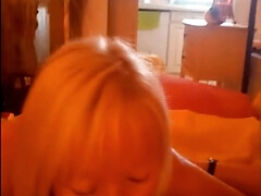 Gros seins, Blonde, Tir de sperme, Mère que j'aimerais baiser, Public, Réalité, Suçant, Avaler