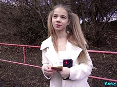 Amerikanisch, Arsch, Blondine, Würgen, Zierlich, Piercing, Öffentlich, Titten