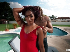 18 jahre, Tussi, Grosser schwanz, Schwarz, Blasen, Hardcore, Lecken, Pornostars