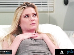 Stellung 69, Grosser arsch, Arzt, Gesichtssitzen, Füsse, Lesbisch, Muschi, Titten