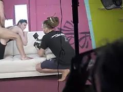 Derrière les coulisses, Allemand, Hd, Talons, Piercing, Jupe, Tatouage, Nénés