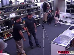 Gros cul, Bikini, Blonde, En levrette, Branlette thaïlandaise, Hard, Mère que j'aimerais baiser, Seins naturels