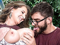 Culo grande, Tetas grandes, Rubia, Gorda, Lamidas, Afeitado, Falda, Estriptis