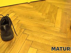 茶髪の, エロ熟女, チェコ, Hd, 熟年, 剃毛, ストッキング, タトゥー