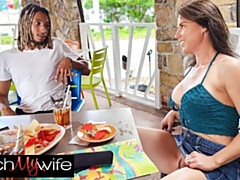 デカチン, 浮気する, 異人種間, オーガズム, ハメ撮り, 剃毛, おもらし, 妻