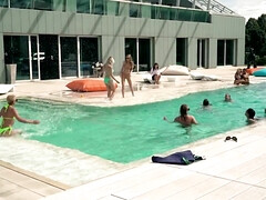 Kont, Blond, Pijpbeurt, Bruinharig, Hondjeshouding, Vingeren, Natuurlijke tieten, Orgie