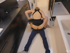 Блондинки, Кончили внутрь, Пирсинг, Тату