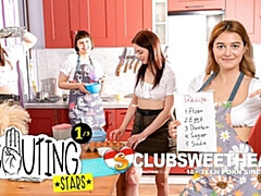 18 años, Penetracion con dedos, Grupo, Hd, Besar, Cocina, Tetas naturales, Afeitado