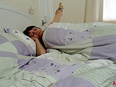 Grote mammen, Handbeurt, Rijpe lesbienne, Moeder die ik wil neuken, Monster, Kut duiken, Zuigen, Tieten likken