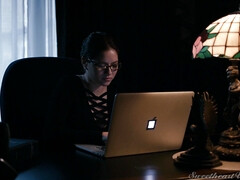 フェムドム, ヒール, キス, レズビアン, なめる, 淫乱熟女, アウトドア, スカート