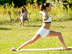 Küssen, Lesbisch, Lingerie, Masturbation, Natürlichen titten, Rasiert, Jungendliche (18+), Titten