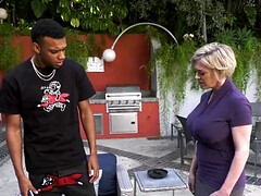 Amerikanisch, In den arsch, Grosser arsch, Grosser schwanz, Aufs gesicht abspritzen, Reife frau in den arsch, Strumpfhose, Strümpfe