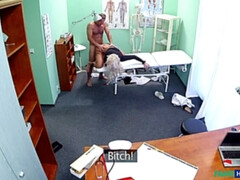 Arschlecken, Grosse titten, Arzt, Hundestellung, Fingern, Krankenschwester, Uniform, Spanner