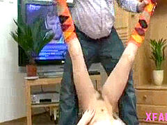 18 jahre, Braunhaarige, Aufs gesicht abspritzen, Behaart, Zierlich, Muschi, Strümpfe, Jungendliche (18+)